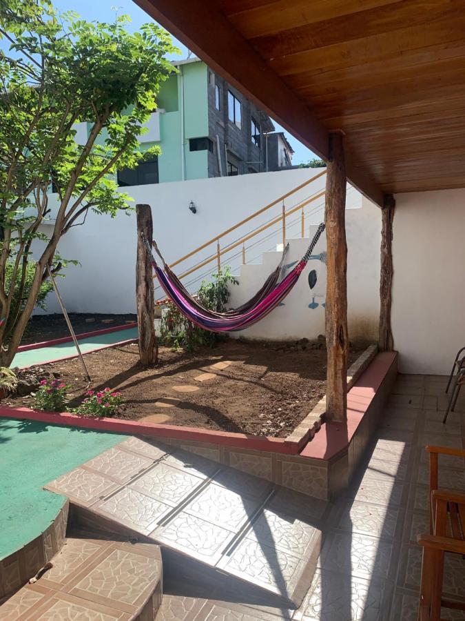 Hostal White House Galapagos Puerto Ayora  Ngoại thất bức ảnh
