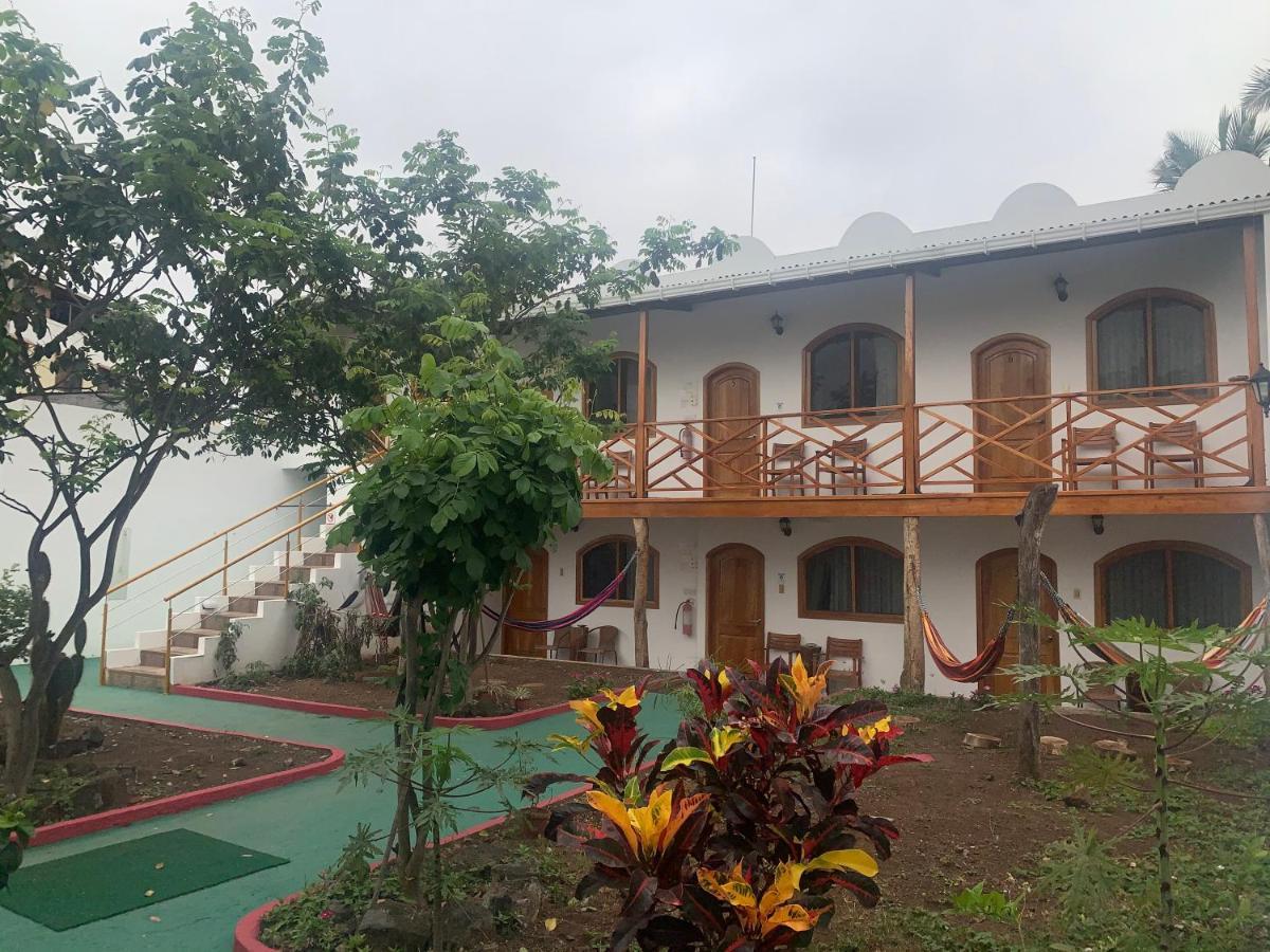 Hostal White House Galapagos Puerto Ayora  Ngoại thất bức ảnh