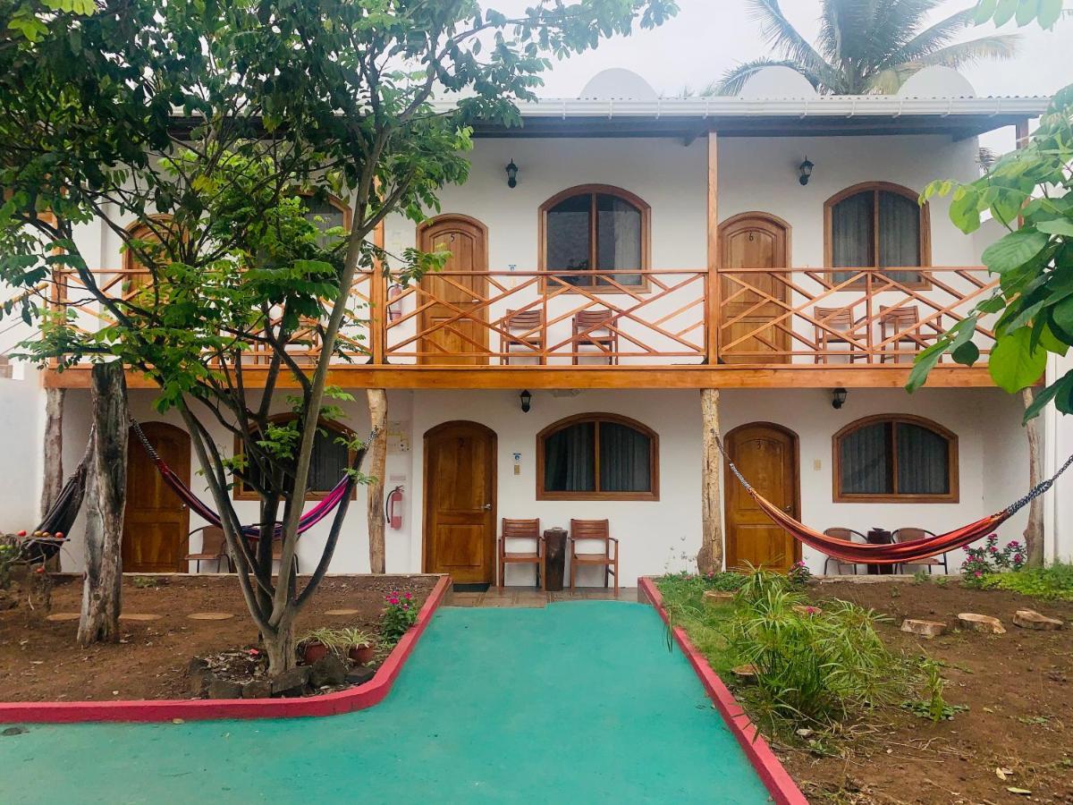 Hostal White House Galapagos Puerto Ayora  Ngoại thất bức ảnh