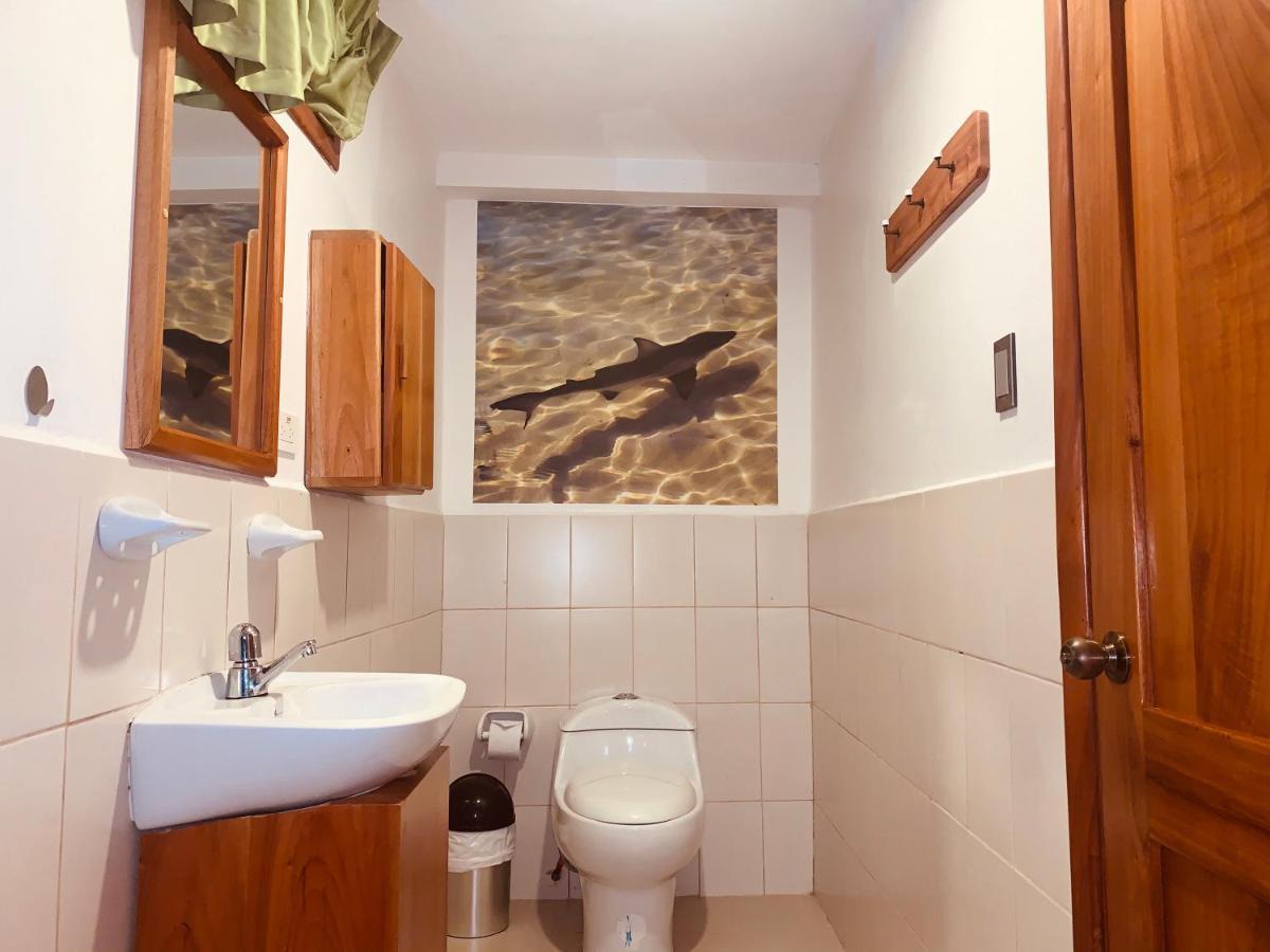 Hostal White House Galapagos Puerto Ayora  Ngoại thất bức ảnh