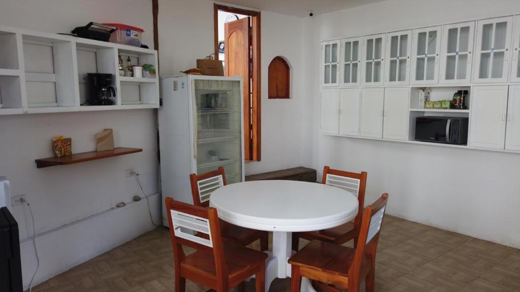 Hostal White House Galapagos Puerto Ayora  Ngoại thất bức ảnh