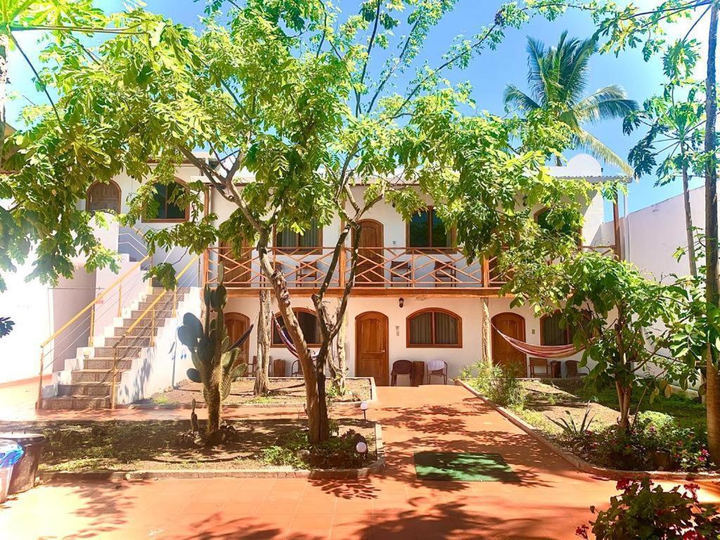 Hostal White House Galapagos Puerto Ayora  Ngoại thất bức ảnh