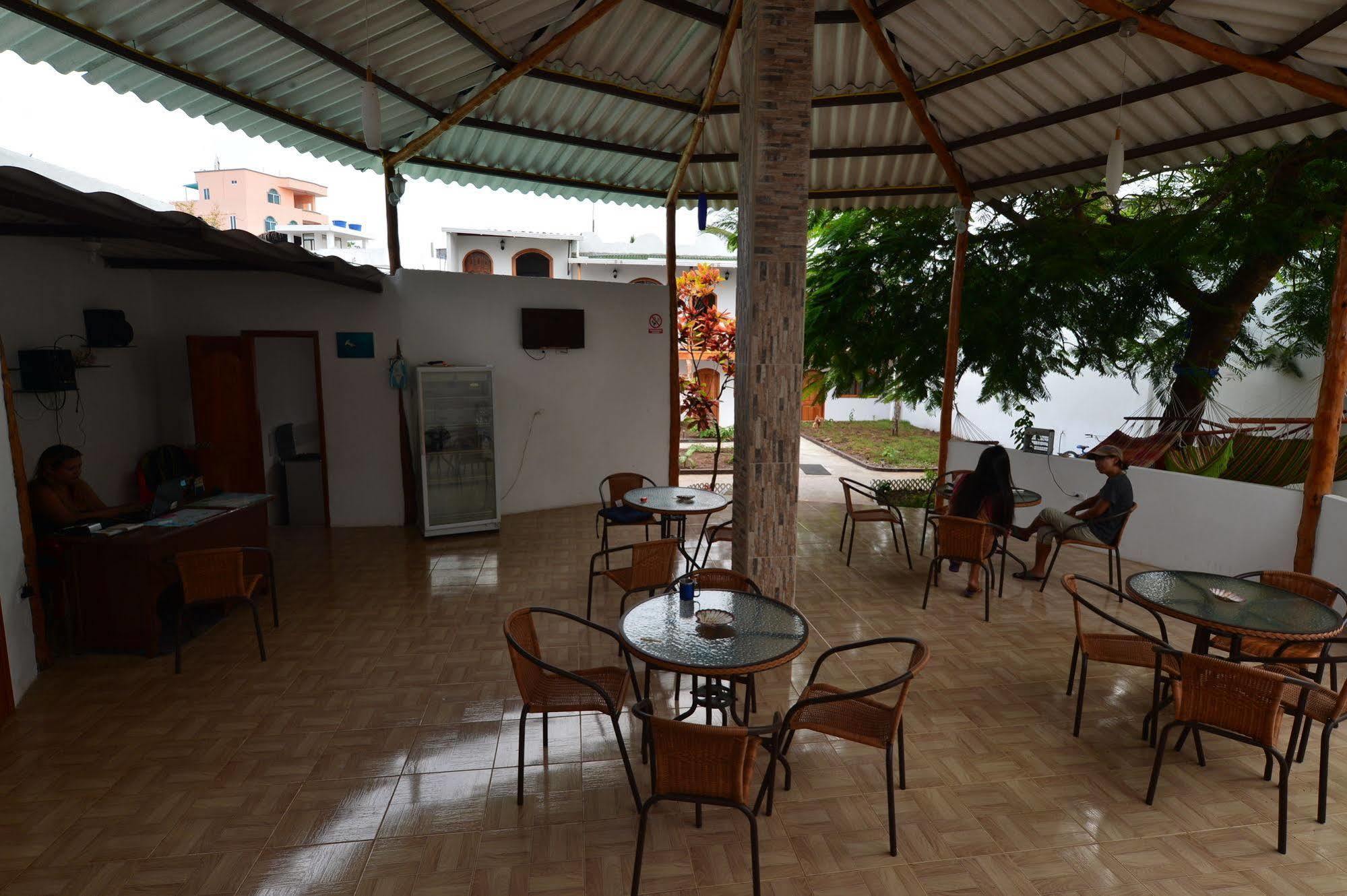 Hostal White House Galapagos Puerto Ayora  Ngoại thất bức ảnh