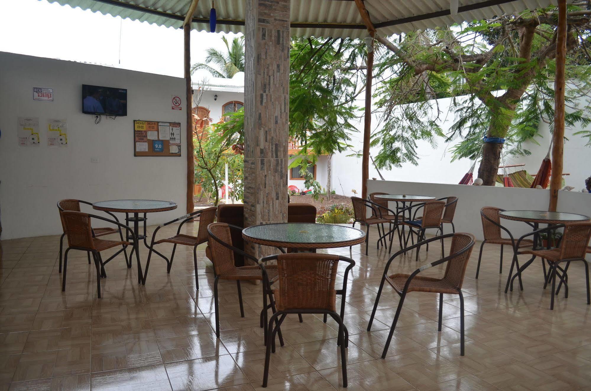 Hostal White House Galapagos Puerto Ayora  Ngoại thất bức ảnh