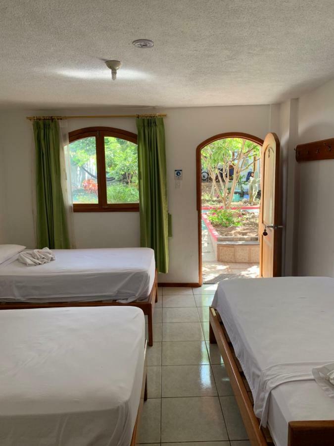 Hostal White House Galapagos Puerto Ayora  Ngoại thất bức ảnh